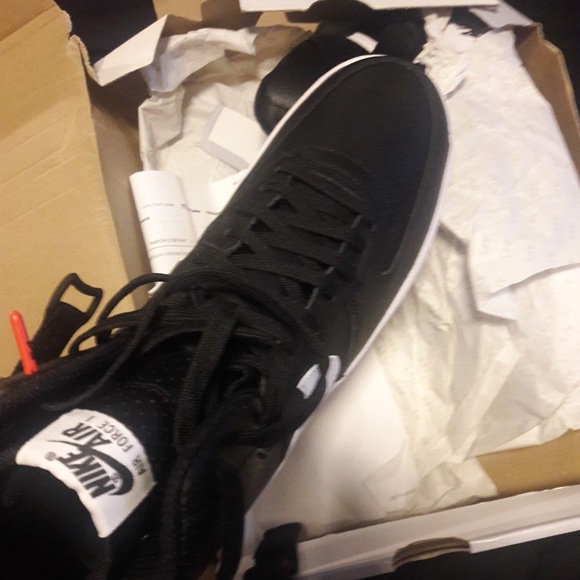 NEW BLACK WHITE NIKE AIR FORCE 1S - Picture 2 of 5